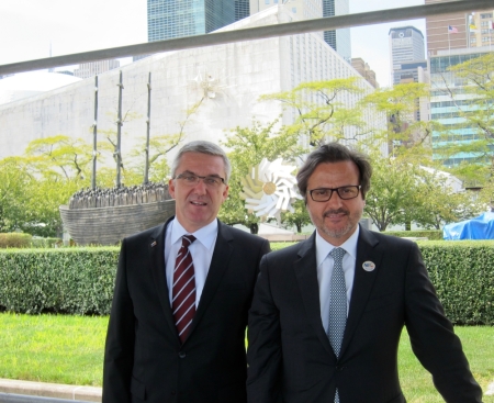 With the FDI executive director, Jean Luc Eiselé (left), next to the United Nations building