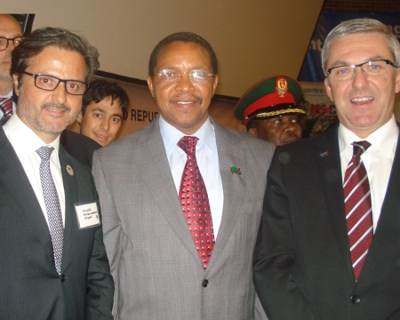 With Jakaya M. Kikwete, Tanzania President, and Jean-Luc Eiselé (left), FDI Executive Director