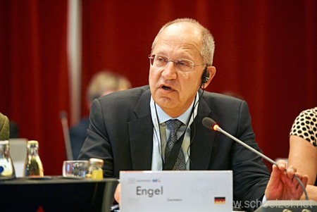 Peter Engel, president of the German Dental Association BZÄK.